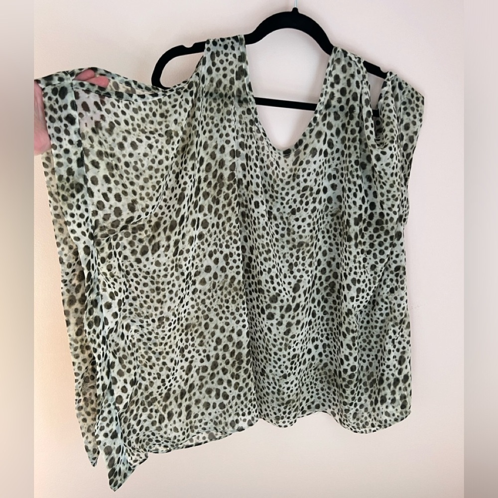 Jennifer Lopez animal print peekaboo shoulder poncho top 1X
